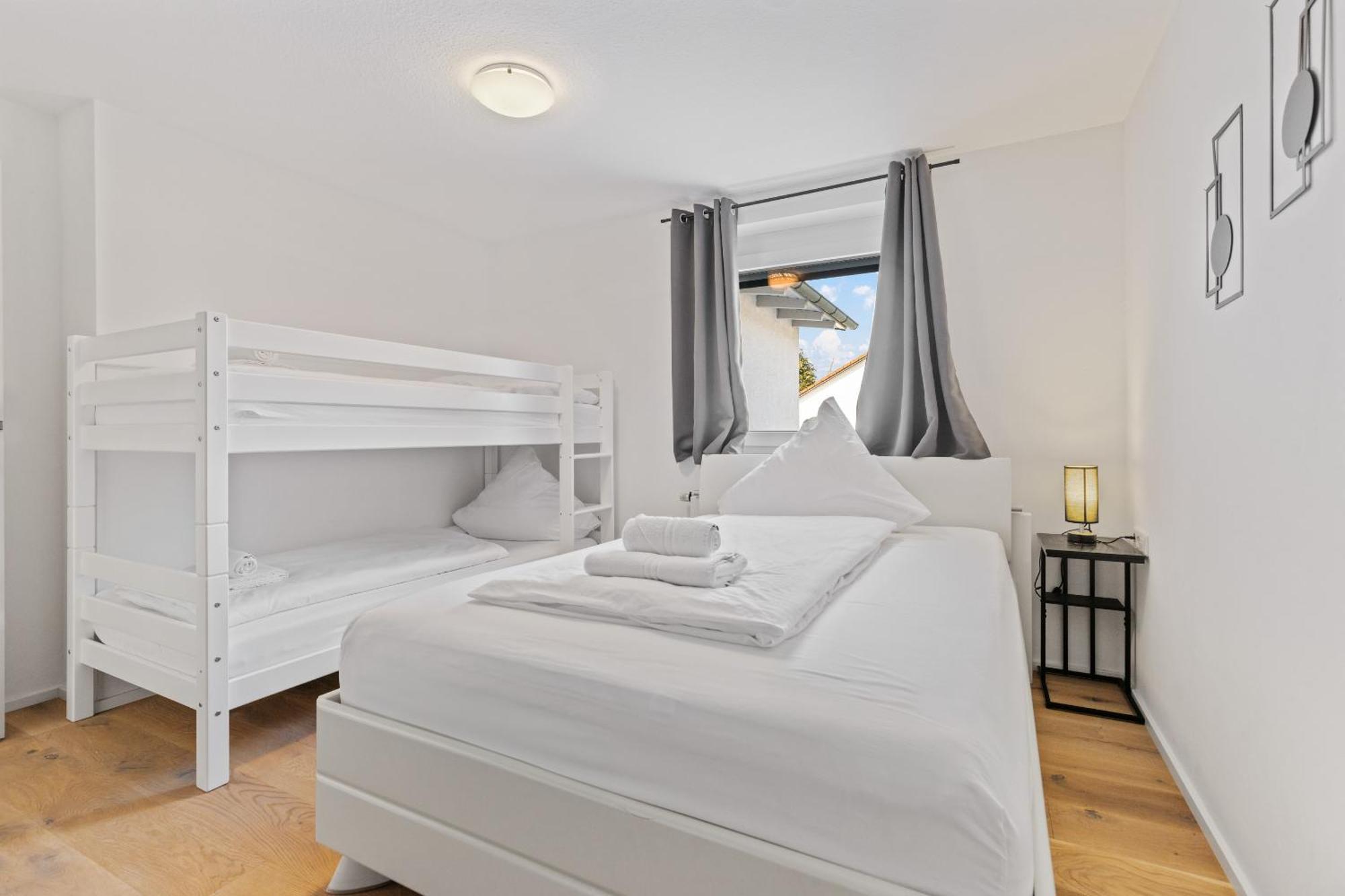 Goldcream Suites - Modern - Netflix - Free Parking Guenzburg Ngoại thất bức ảnh